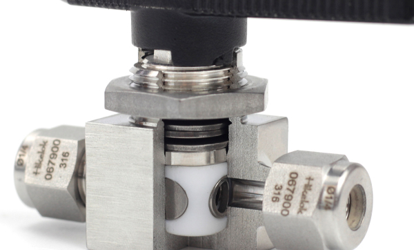 Why does an one-piece ball valve leak and not withstand high pressure? An article will reveal to you!